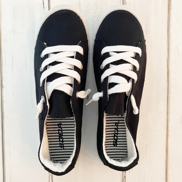 Women’s Canvas Slip on Sneakers New without box - Picture 2 of 5